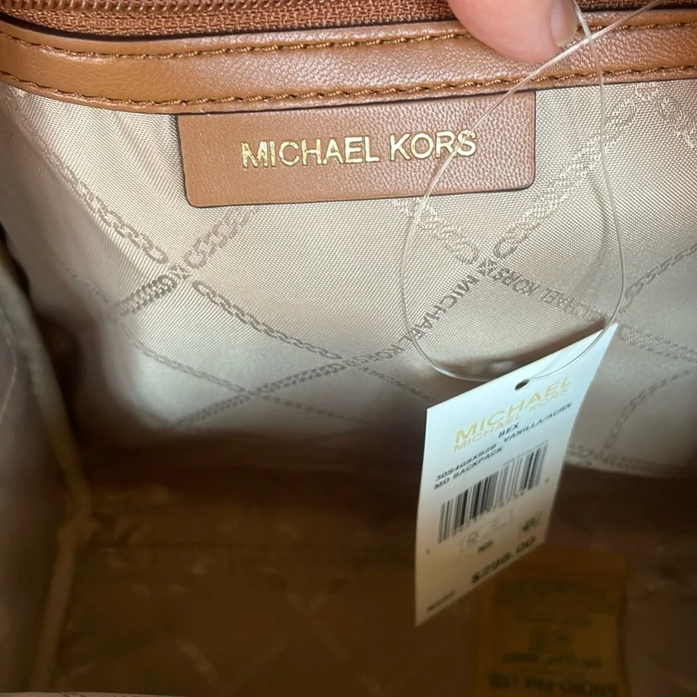 🌟HOST PICK🌟Stunning NWT Michael Kors Cream and Tan Backpack - Picture 7 of 10